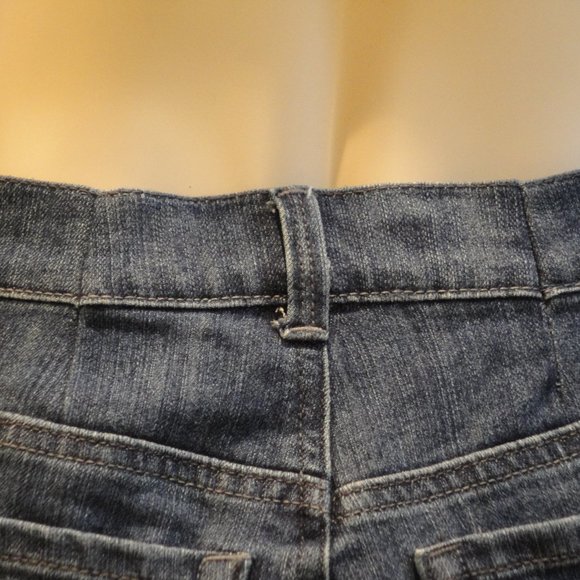 Gloria Vanderbilt Amanda capri jeans - Picture 2 of 11